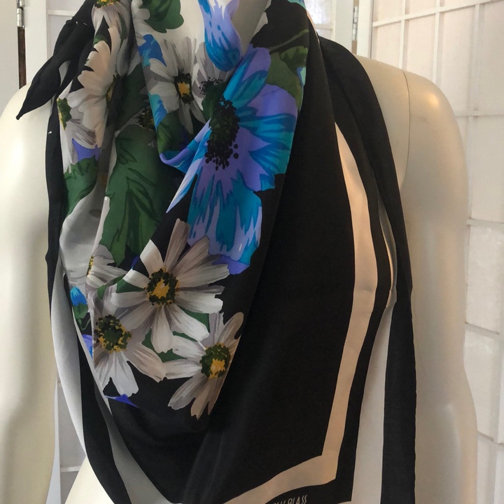 Vintage Bill Blass Scarf - Picture 4 of 8